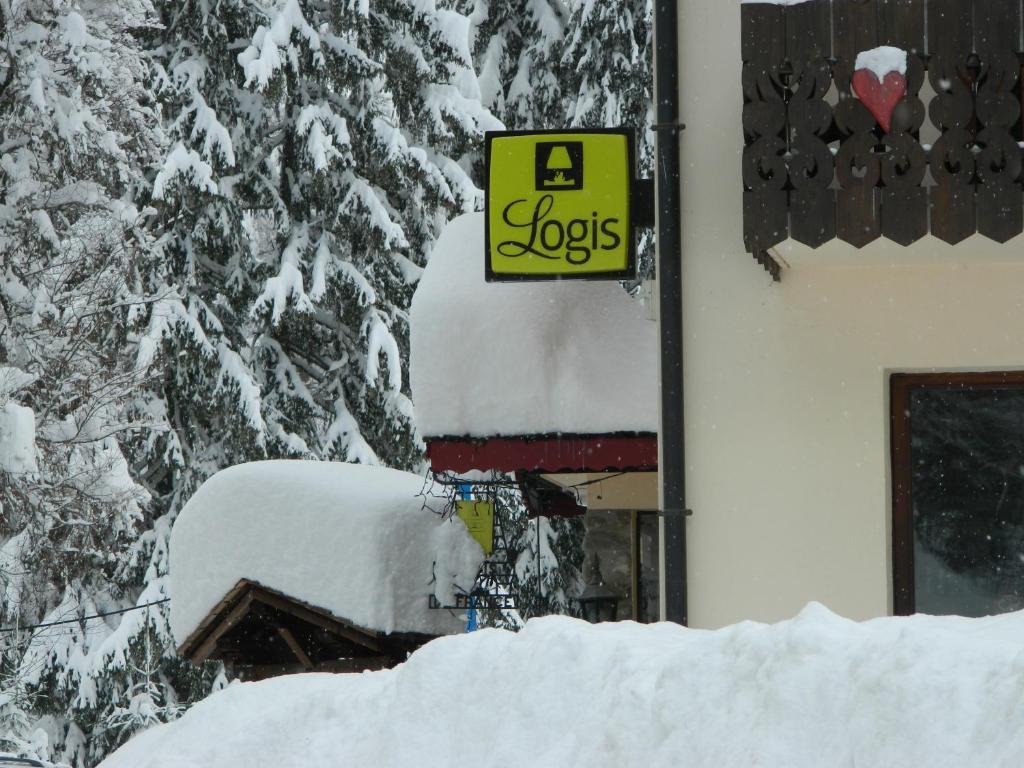 Logis Hotel Les Sapins مورْيو المظهر الخارجي الصورة